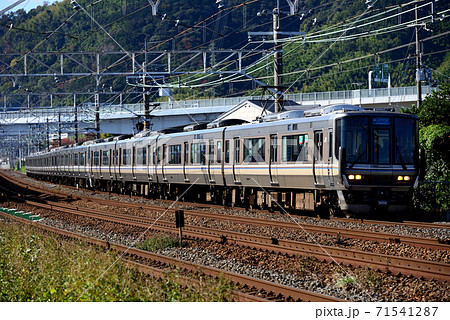JR京都線を走る223系新快速12両 71541287