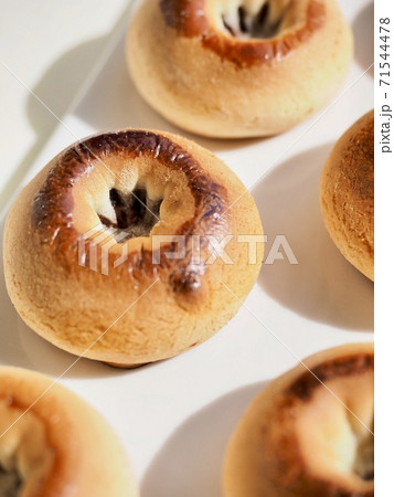 パン ドーナツ 食べ物 71544478