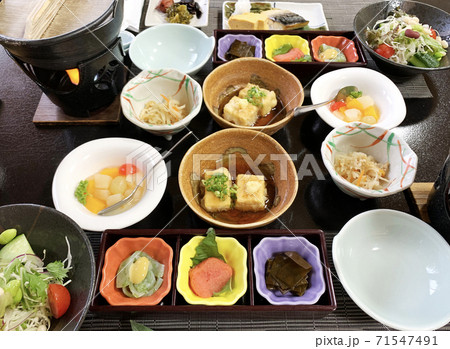 日本の懐石料理 71547491