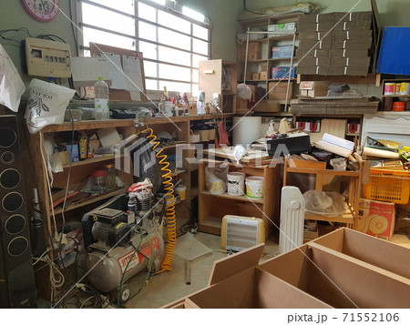 作業場 椅子 いす 71552106