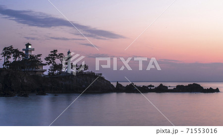 灯台 日の出 風景 71553016