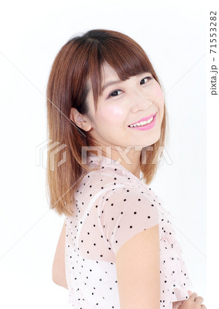 若い女性 ヘアスタイルの写真素材