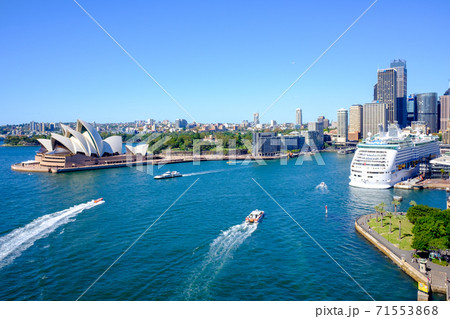 世界で最も美しいと言われている港街　シドニー 71553868