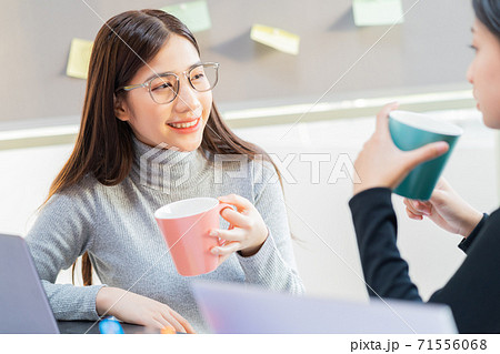 Business women conversation Business women conversation 71556068