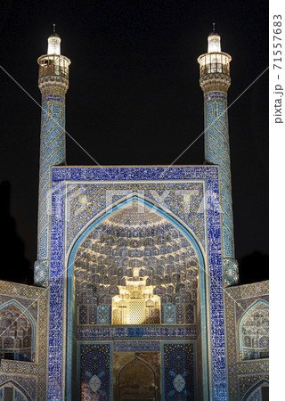 the shah mosque famous landmark in isfahan city iran the shah mosque famous landmark in isfahan city iran 71557683