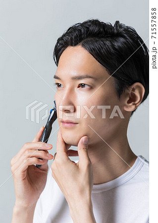 メンズビューティーイメージ 【髭剃り】 メンズビューティーイメージ 【髭剃り】 71557858