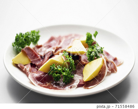 jamon serrano parma prosciutto style smoked ham with mango fruit jamon serrano parma prosciutto style smoked ham with mango fruit 71558486