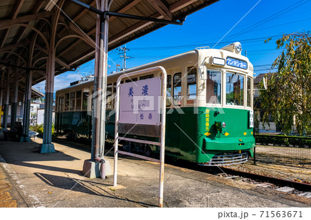岐阜県 美濃市 旧名鉄美濃駅舎の車両展示 岐阜県 美濃市 旧名鉄美濃駅舎の車両展示 71563671