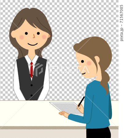 受付する制服姿の女性 71567085