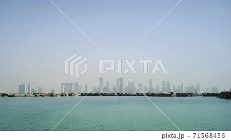 カタール・ドーハ ドーハ湾と高層ビル群 / Doha, Qatar カタール・ドーハ ドーハ湾と高層ビル群 / Doha, Qatar 71568456