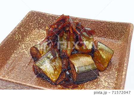 家庭的で素朴な自家製の サンマの甘露煮 色鉛筆画風のイラスト素材