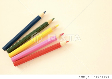 カラフルな色鉛筆キッズベビーお絵かき絵画芸術個展美術 カラフルな色鉛筆キッズベビーお絵かき絵画芸術個展美術 71573154