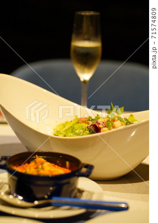 【料理】おしゃれな空間で楽しむ特別な日の食事 71574809