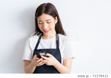Woman waitress 71576413