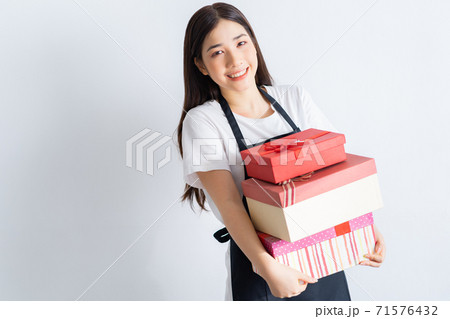 Woman waitress 71576432