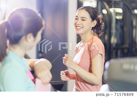 Woman gym, trainer 71576809