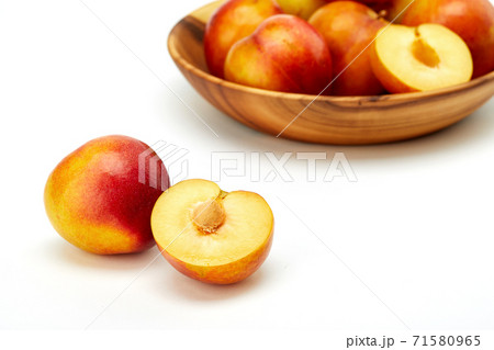 プラム フルーツ 果物 71580965