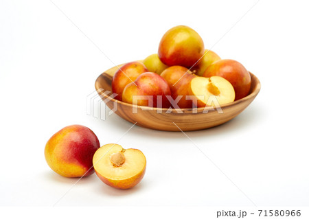 プラム フルーツ 果物 71580966