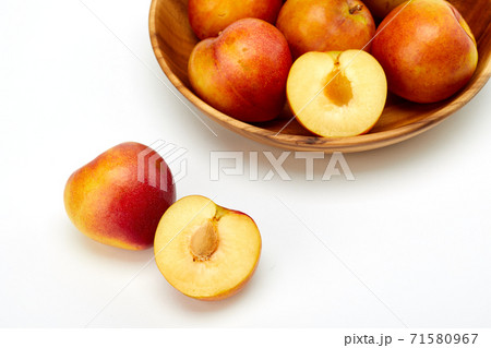 プラム フルーツ 果物 71580967