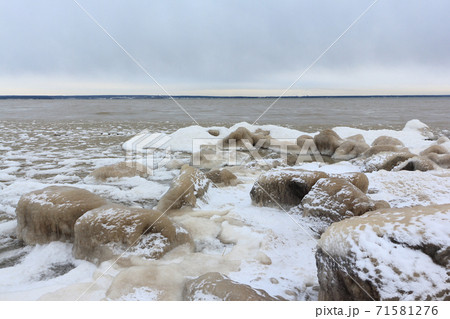 Ice formation on a river , Ob reservoir, Russia 71581276
