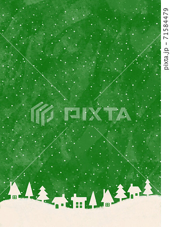 雪と家ともみの木とクリスマスイメージ緑背景 71584479