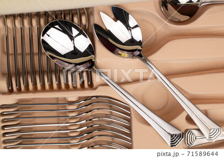 Steel cutlery on box 71589644