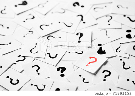 Pile of question mark signs scattered around 71593152
