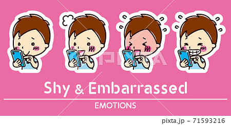 スマホと男性の表情セット / 照れる / 恥ずかしい 71593216