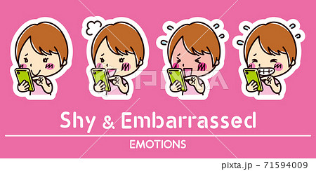 スマホと女性の表情セット / 照れる / 恥ずかしい 71594009