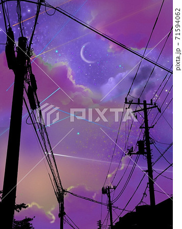 下から見上げた電柱のシルエットと月が輝く夜空の風景画のイラスト素材
