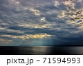 薄明光線 71594993