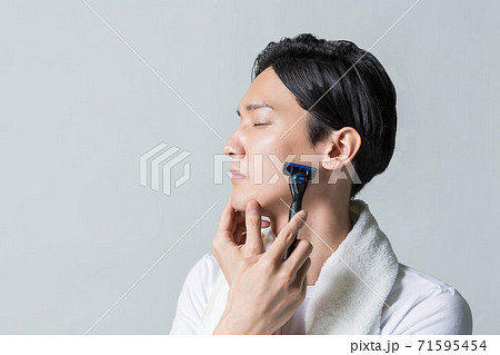 メンズビューティーイメージ 【髭剃り】 メンズビューティーイメージ 【髭剃り】 71595454