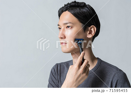 メンズビューティーイメージ 【髭剃り】 メンズビューティーイメージ 【髭剃り】 71595455