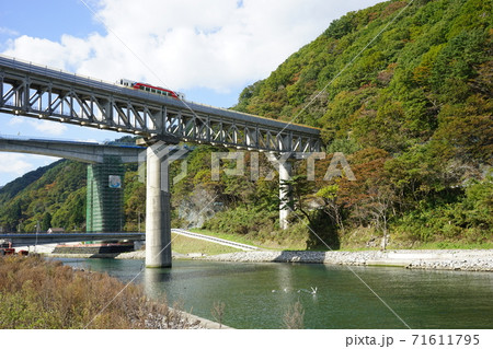 三陸鉄道リアス線　迫力満点の安家川橋梁 71611795