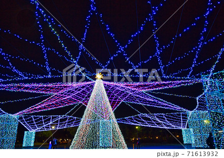 遊園地のクリスマスイルミネーション の写真素材