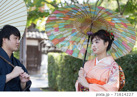 和服姿の男女のポートレート 和服姿の男女のポートレート 71614227