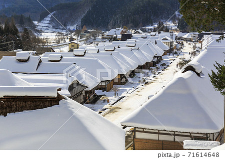 冬の大内宿　福島県下郷町 71614648