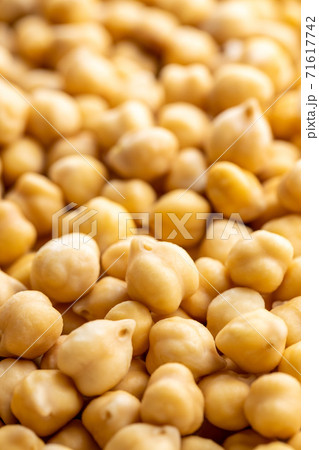 Healthy cooked chickpeas. Tasty superfood. Healthy cooked chickpeas. Tasty superfood. 71617742