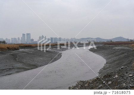 風景 公園 冬 71618075