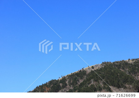 剣山登山道から見る丸笹山 剣山登山道から見る丸笹山 71626699