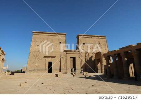 エジプトの風景、ナイル川流域のイシス神殿(Temple of Isis in Egypt) エジプトの風景、ナイル川流域のイシス神殿(Temple of Isis in Egypt) 71629517