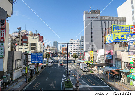 都市風景　宇都宮駅西口前の大通り　栃木県宇都宮市 71633828