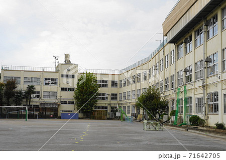 足立区立江北小学校03校舎正面 71642705