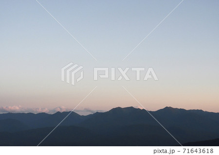 夕暮れの東大雪（北海道・大雪山） 71643618