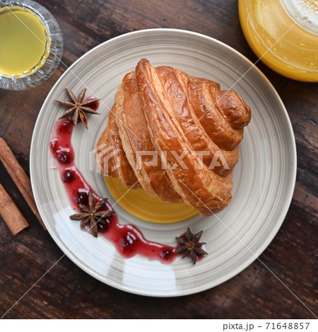 Fresh croissant breakfast 71648857