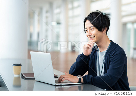 ビジネス ビジネスマン オフィス エンジニア ビジネス ビジネスマン オフィス エンジニア 71650118