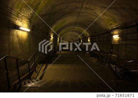 上越線土合駅の下りホームへの階段（2） 71651671