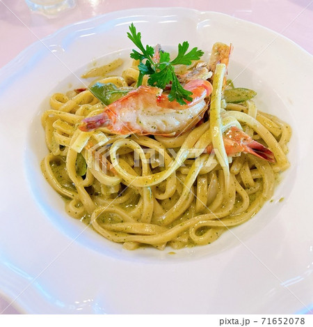 伊勢海老とジュノベーゼのパスタ 伊勢海老とジュノベーゼのパスタ 71652078
