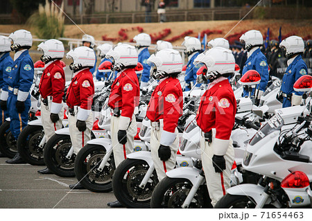 女性警察官 交通機動隊 白バイ隊員 Skipの写真素材