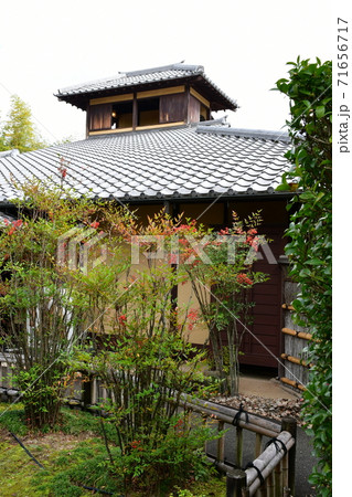 紅葉間近　秋の丈山苑　詩泉閣 71656717